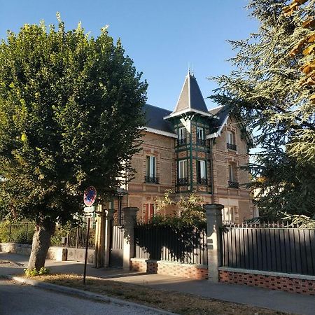 Calme Et Repos En Ville Châlons-en-Champagne Exterior foto